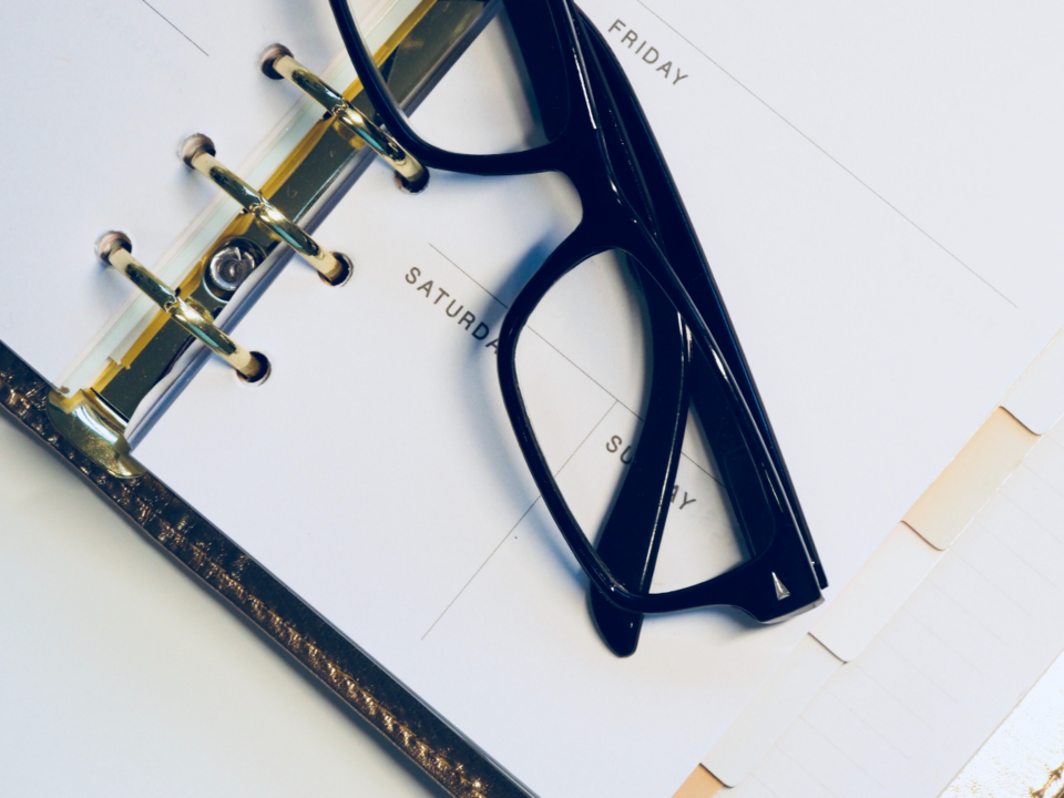 Weekly planner page for the posting frequency article